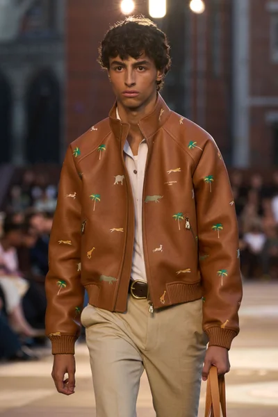 Look 144